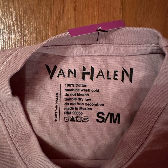 🎸NWT Van Halen T-Shirt size S/M🎸 - Picture 4 of 4